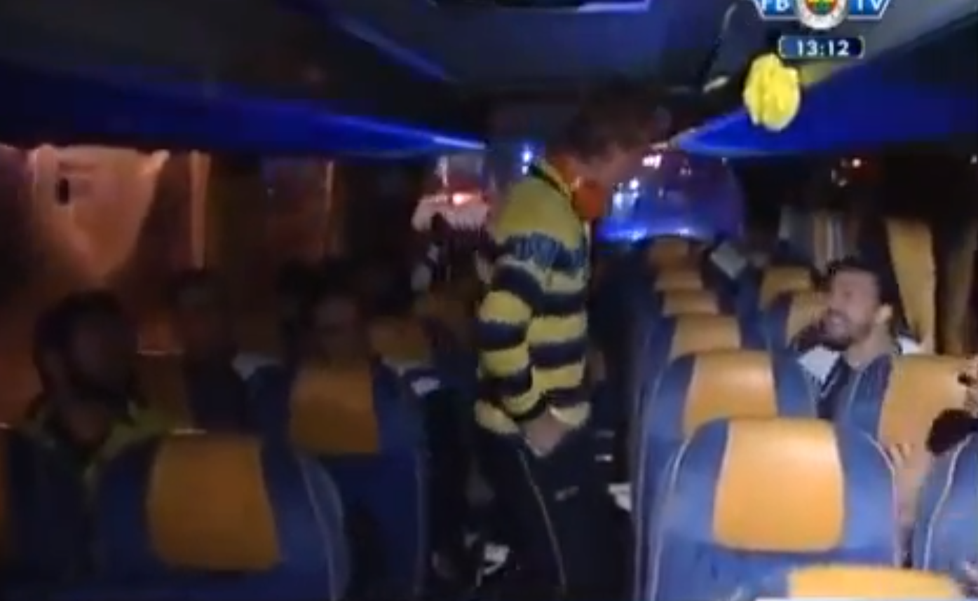 Gangnam-style, Fenerbache, Marseille, Liverpool, Dirk Kuyt, Europa League